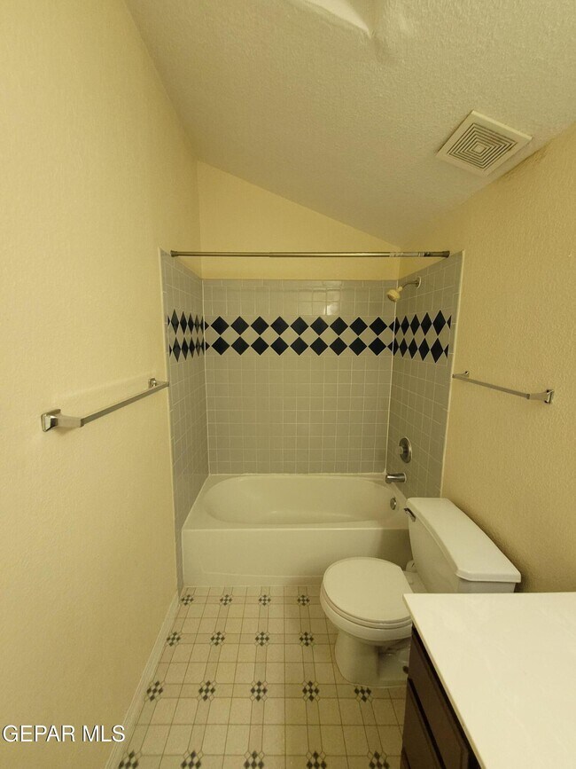 Building Photo - 11330 Loma Del Sol Dr