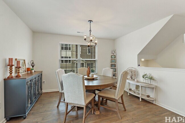 Building Photo - 6740 Linden Trl