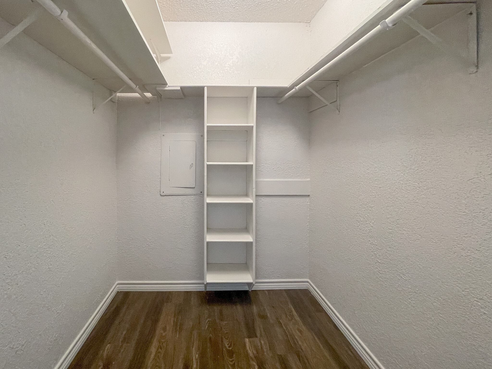 Building Photo - 312 Cedarwood Ln