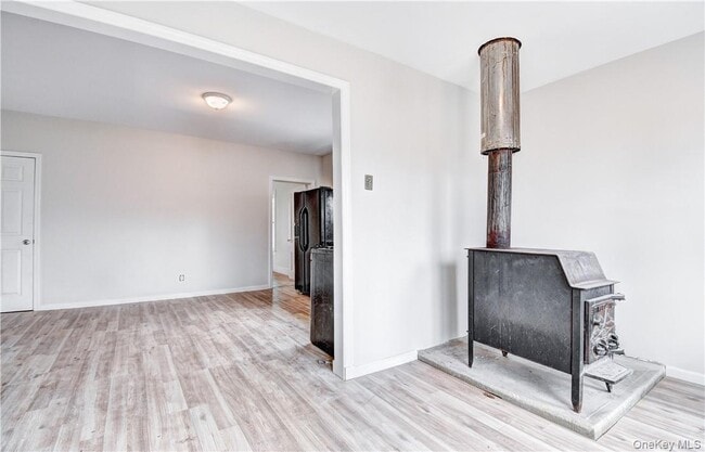 Building Photo - 202 Midland Lake Rd