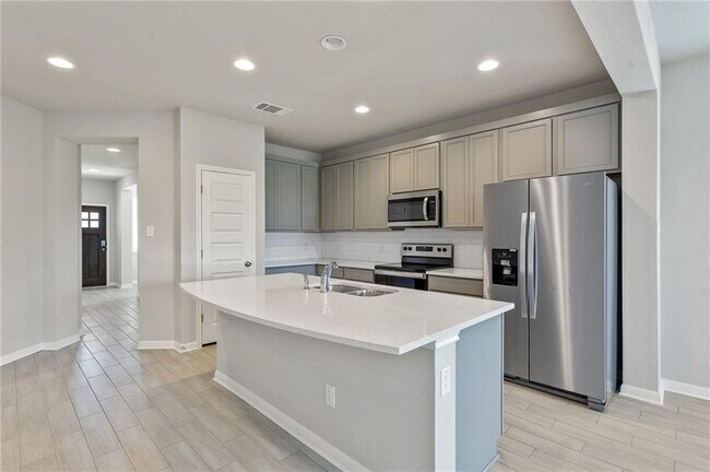 Building Photo - 121 Unforgiven Ln