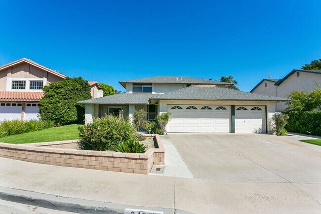 Building Photo - Upgraded Pool Home in Wonderful Mission Vi...