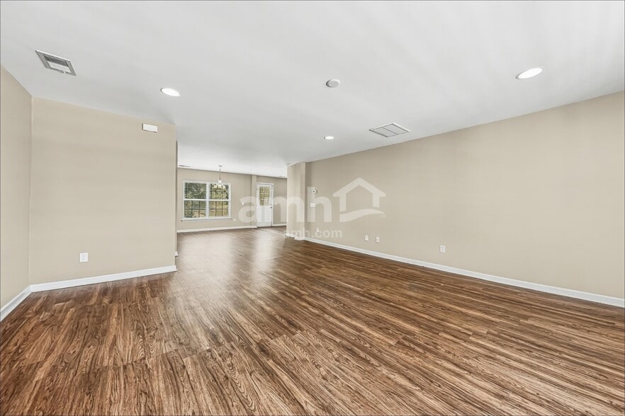 Building Photo - 314 Southwilde Way
