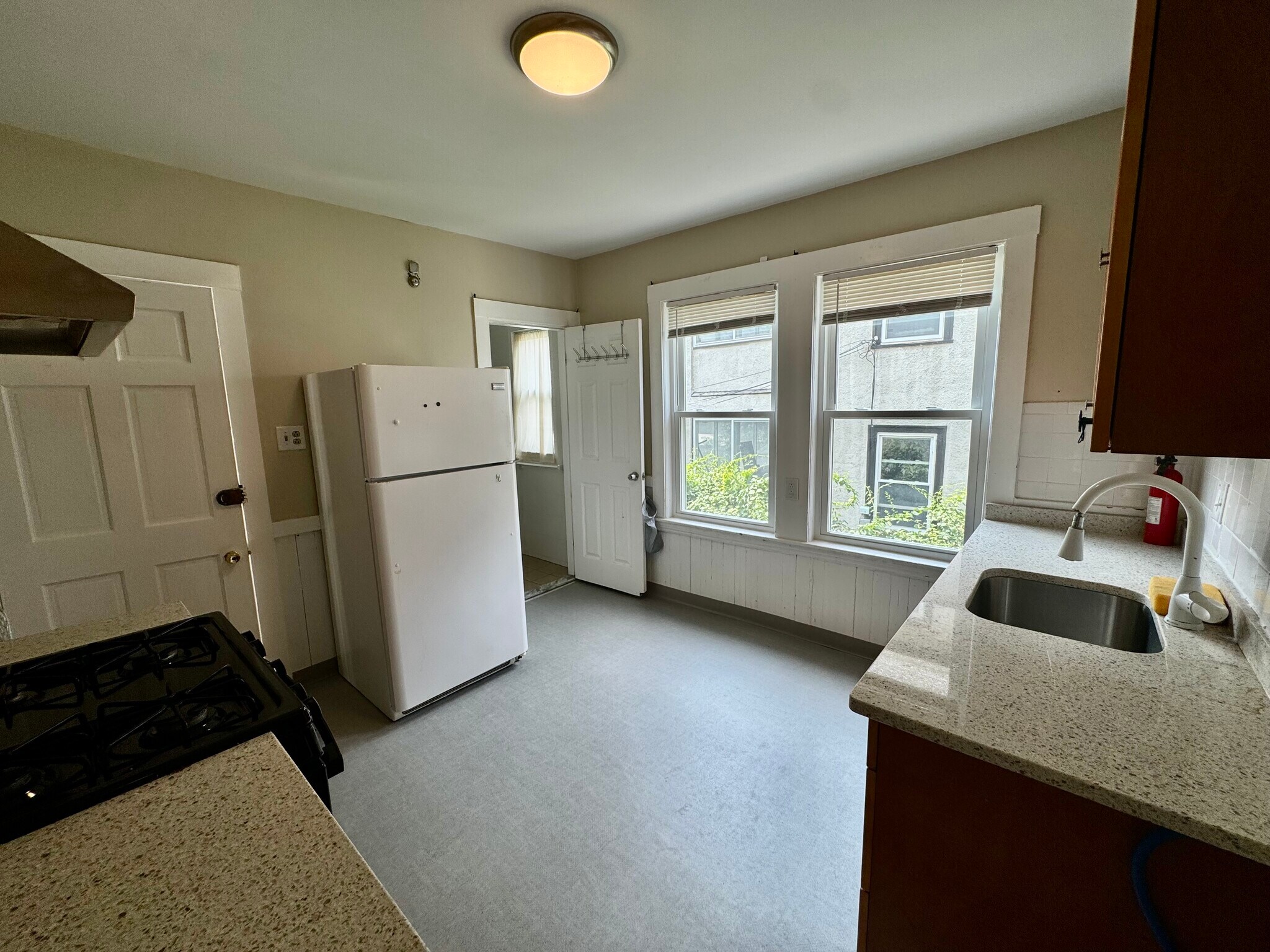Building Photo - 28 Boulevard Ter