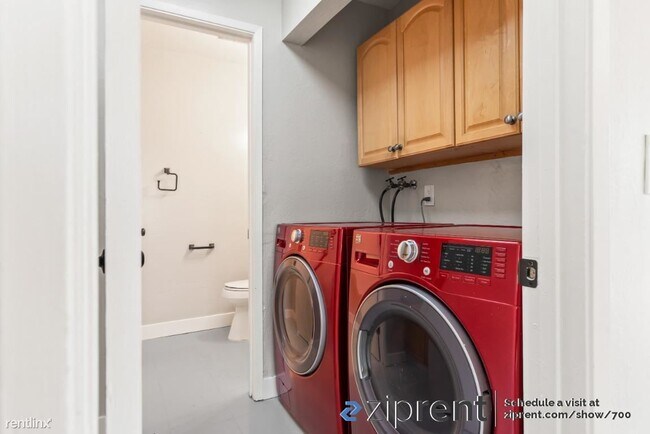 Building Photo - 4 br, 2.5 bath Townhome - 32259 Mercury Wa...