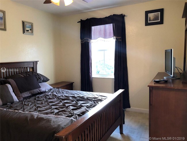 Building Photo - 1379 NW 166th Ave