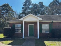 Building Photo - 2 bedroom 2 bath