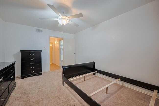 Building Photo - 6500 Sands Point Dr