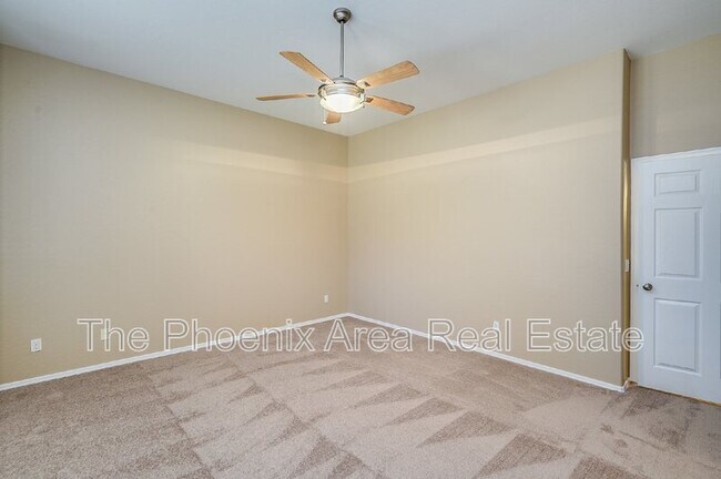 Building Photo - 940 S Silverado St
