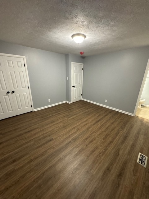 Bedroom 3 with Walk in closet and half bath - 147 Longview Dr