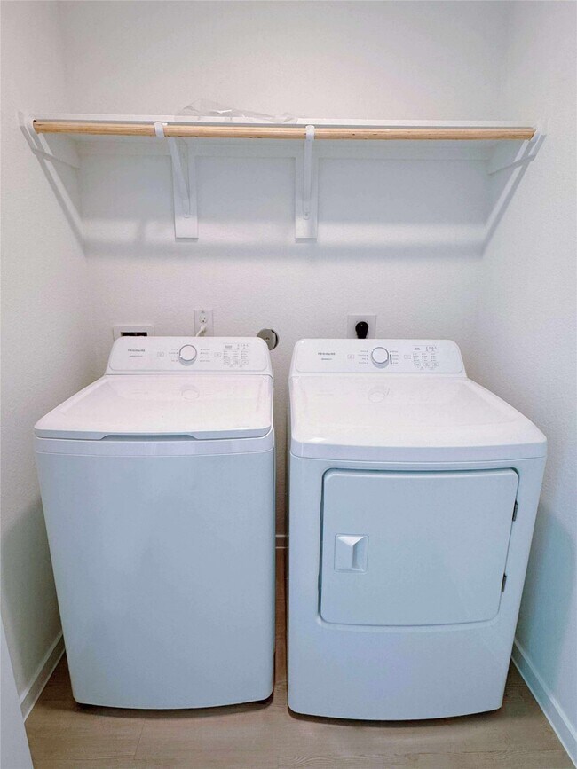 Building Photo - 2519 American Ruby Dr