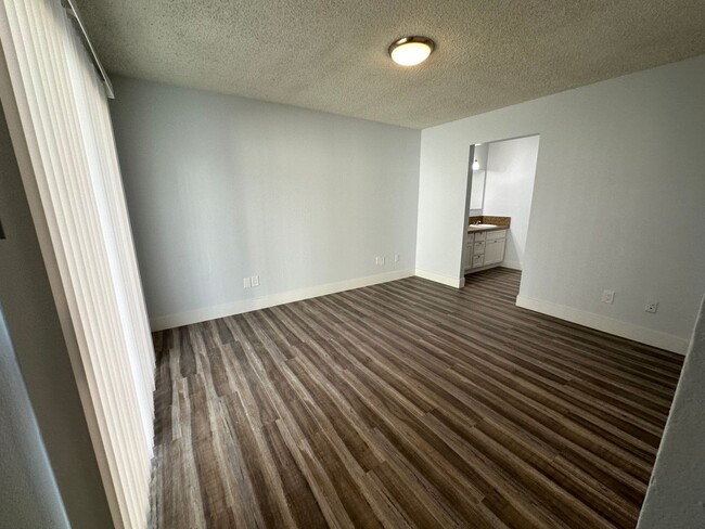 Building Photo - 2601 El Goya Dr