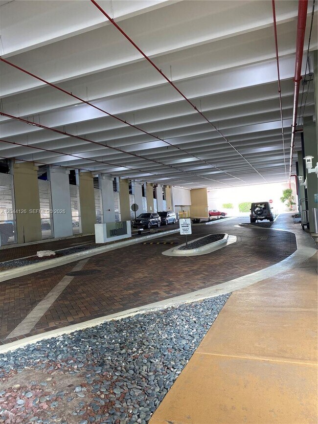 Building Photo - 1745 E Hallandale Beach Blvd