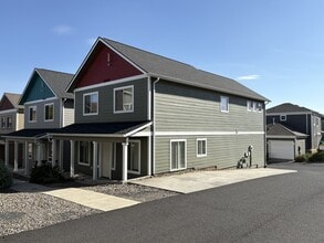 Building Photo - 1006 Pendulum Ln