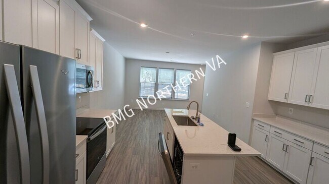 Building Photo - 2576 Neabsco Common Pl