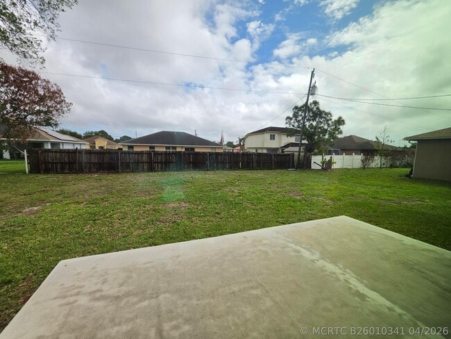 Building Photo - 2037 SW McAllister Ln