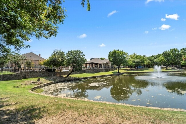 Building Photo - 2952 Sheridan Dr