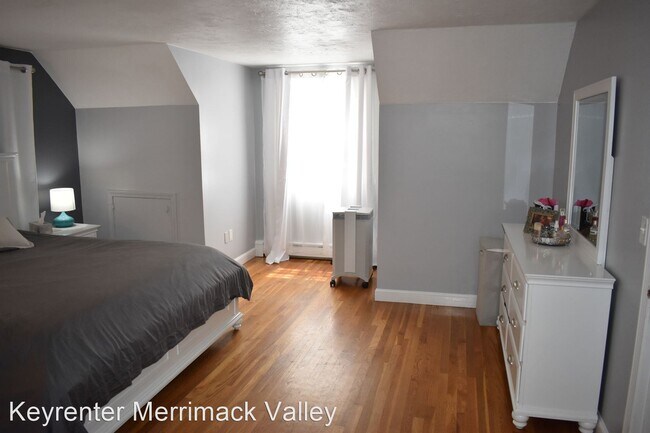 Building Photo - 4 br, 2 bath House - 3 Minot Avenue