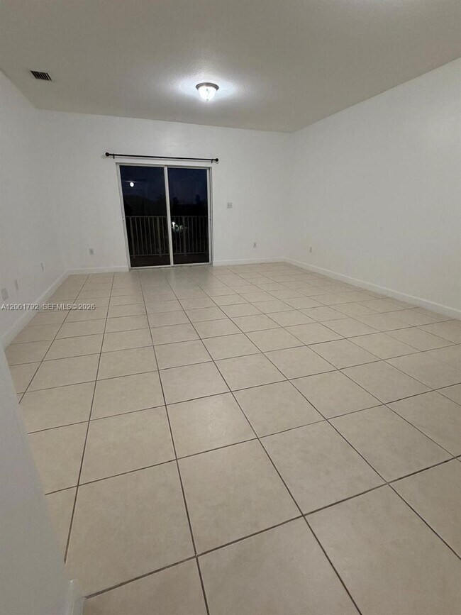 Building Photo - 1300 NE 109th St