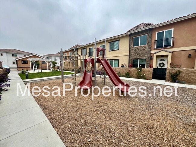 Building Photo - 16408 Valencia Ave