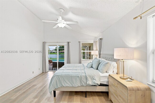 Building Photo - 2873 Oak Park Cir