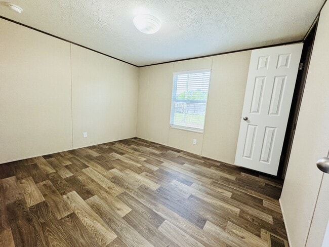 Building Photo - 134 Blissful Ct