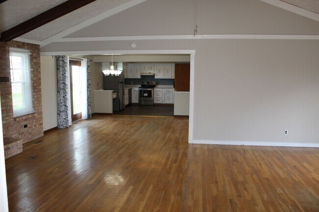 Building Photo - 3 BR Ranch on a Great Country Setting!