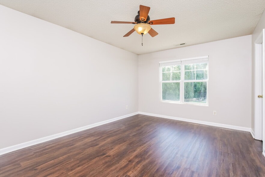 Building Photo - 63 Brookhaven Dr