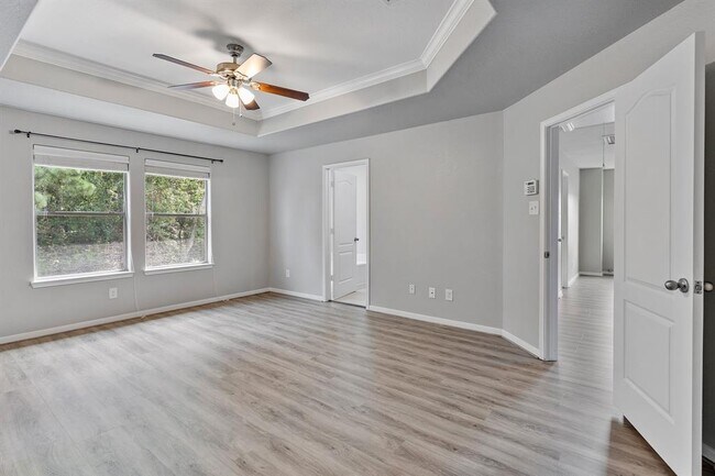 Building Photo - 2721 Sandberry Dr