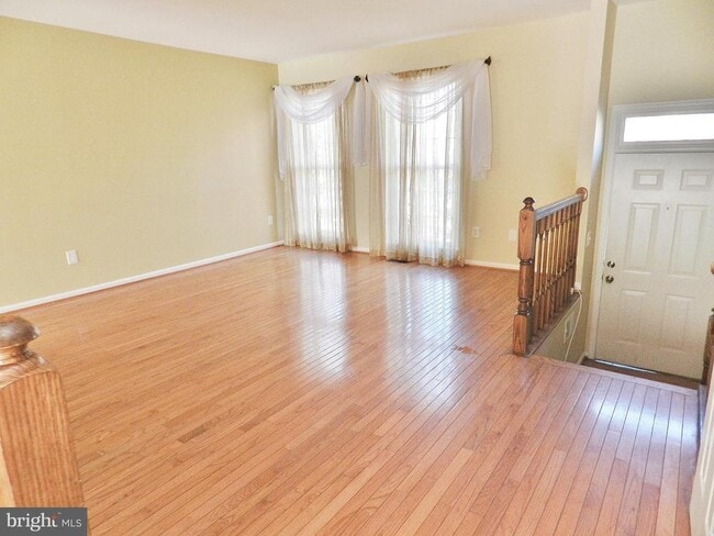 Primary Photo - 4235 Fox Lake Dr