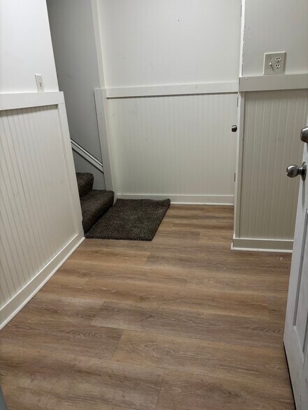 Foyer/ with laundry in closet - 22 E Highland Ave