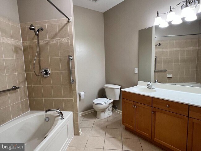 Building Photo - 232 Masterson Ct
