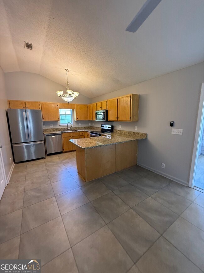 Building Photo - 115 Lake Wisteria Ct