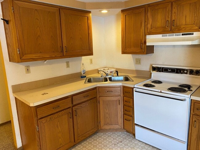 Building Photo - 524 S 3rd Ave