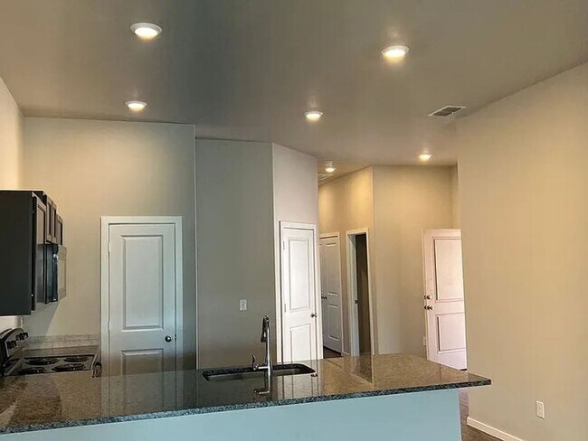 Building Photo - 9711 Saratoga Ave