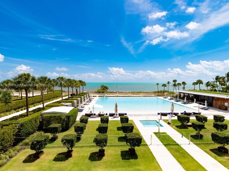 Building Photo - 360 Ocean Dr