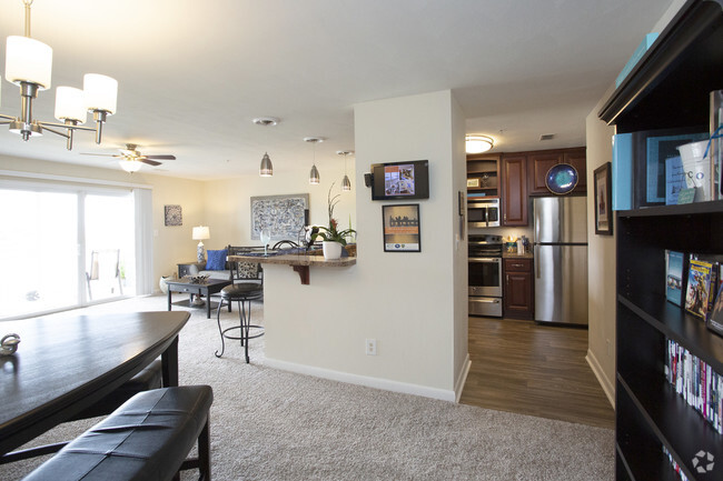 2BR,2BR,-1216SF CHESAPEAKE - - Mill Creek Landing Apartments