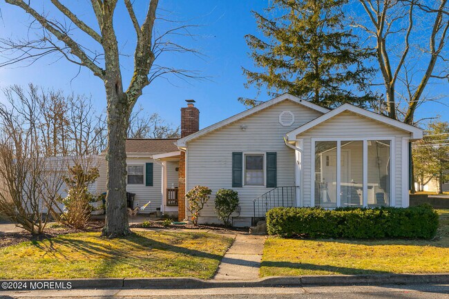 Primary Photo - 717 Harmony Rd