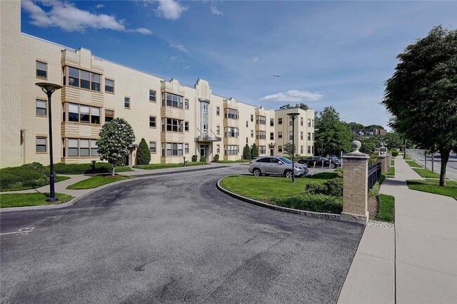 Building Photo - 1180 Narragansett Blvd