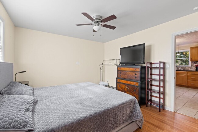 Building Photo - UNFURNISHED cozy private 2-bedroom, 2-bathroom home nestled in Winston-Salem