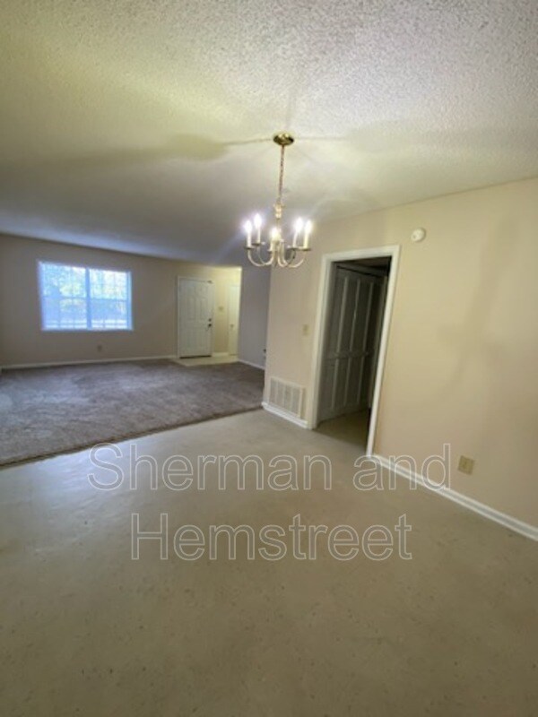 Building Photo - 2738 Blount Ave