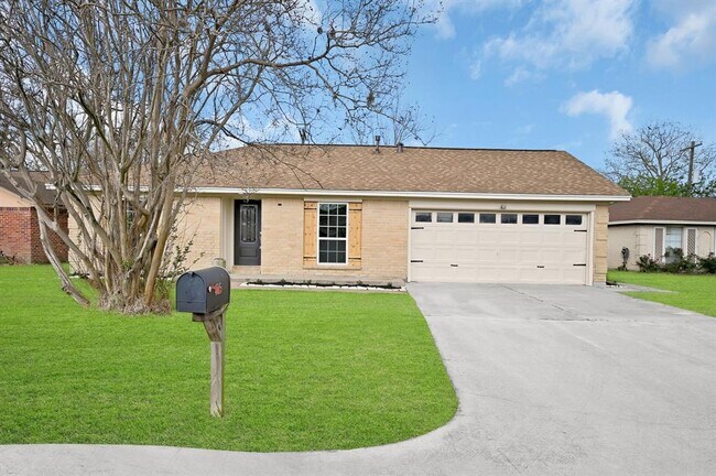 Primary Photo - 4515 Larch Dr