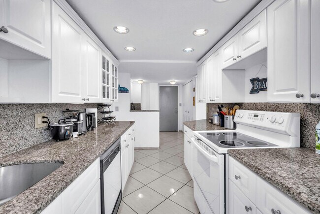 Building Photo - 4280 Galt Ocean Dr