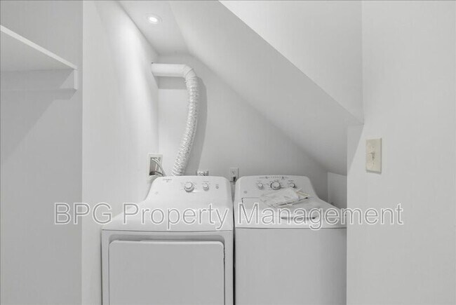 Building Photo - 522 Breckinridge Square SE