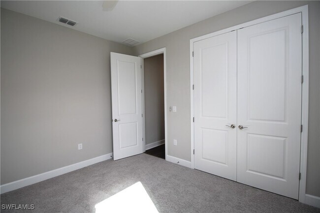 Building Photo - 2051 Grove Dr