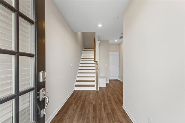 Building Photo - 6023 Skellig St