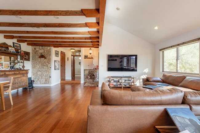 Building Photo - 1902 E Cortez St