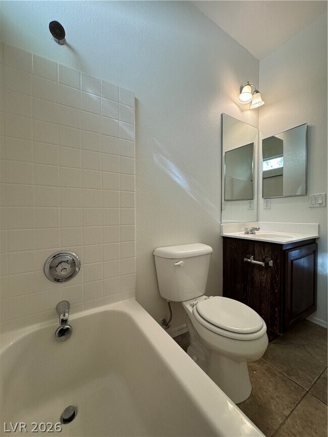 Building Photo - 1030 E Eldorado Ln