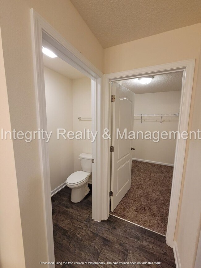 Building Photo - Newer 4 Br, 2 Bath home