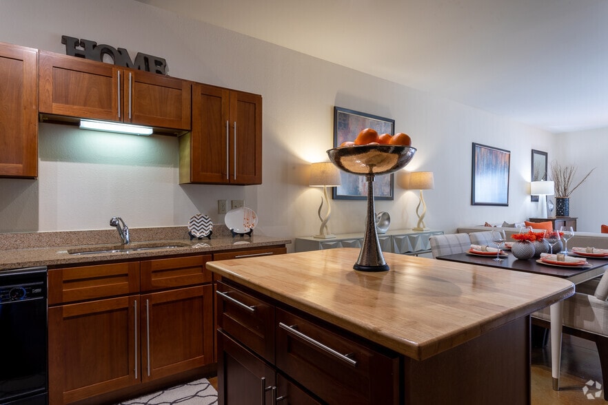 Green - 2BR,2BA - CityView